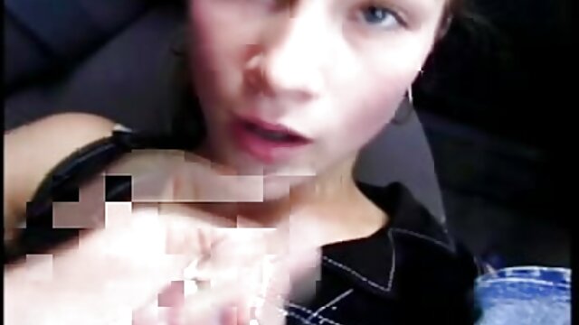 HD :  Lille blond pige bliver brutalt kneppet af denne ældre fyr Gratis porno film 