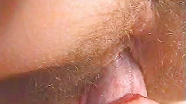 HD :  Brunette milf-mor bliver banket af BBC, mens søn ser på Gratis porno film 