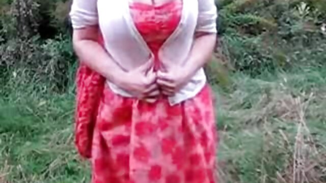 HD :  Den passionerede Latina-cute er klar til en ske Gratis porno film 