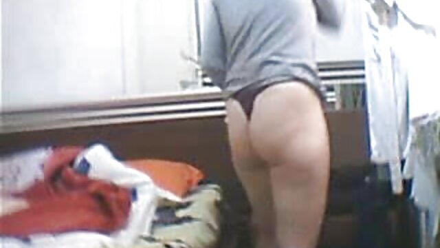 HD :  Ginger chick elsker, når hendes kæreste slikker den fisse Gratis porno film 