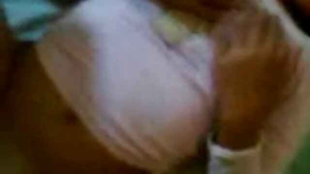 HD :  Den heldige fyr slår to lidenskabelige skøger i røvene Gratis porno film 