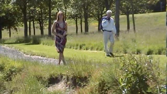 HD :  Blonde dame er liderlig og det eneste hun har brug for er en tyk pik Gratis porno film 