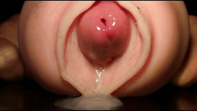 HD :  Skaldet porno-huk slår denne smukke blonde pornostjerne på kontoret Gratis porno film 