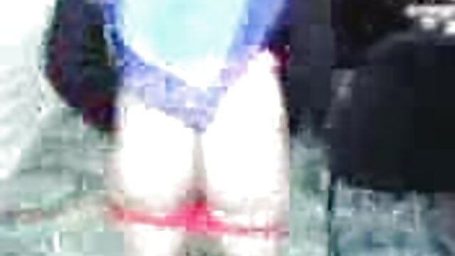 HD :  Frække strippere bliver kneppet af nogle liderlige gæster Gratis porno film 
