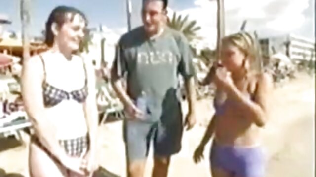HD :  Blond med smukke øjne og navlepiercing kneppet på kamera Gratis porno film 
